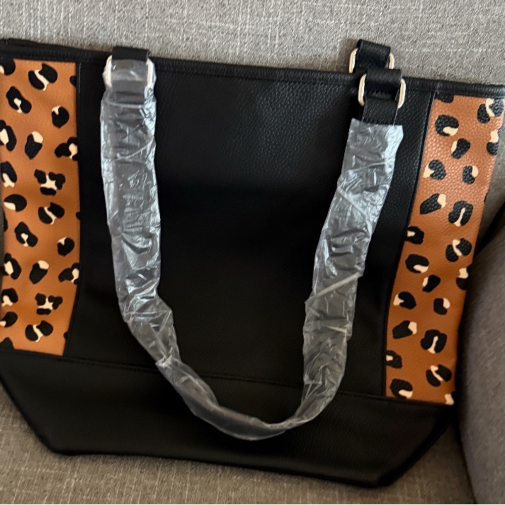 Thirty One Leopard Print Black Tote Bag.  Make an offer.